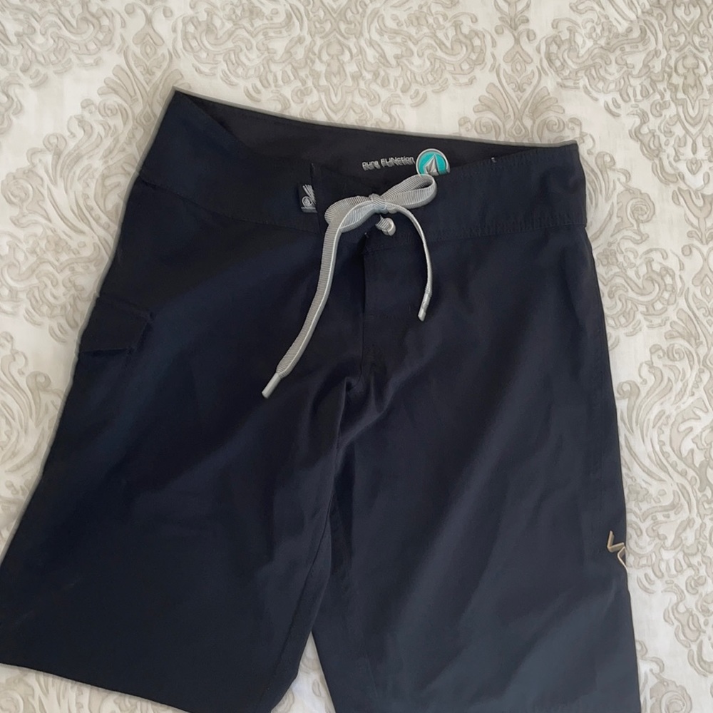 Volcom pure FUNction board shorts